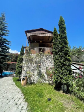 Luxury Double Room, Mountain View | Terrace/patio - KiroviTun (Dilijan)
