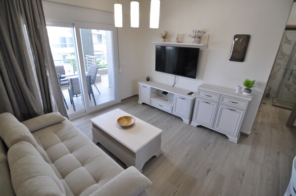 Family Apartment, 2 Bedrooms | Living area
