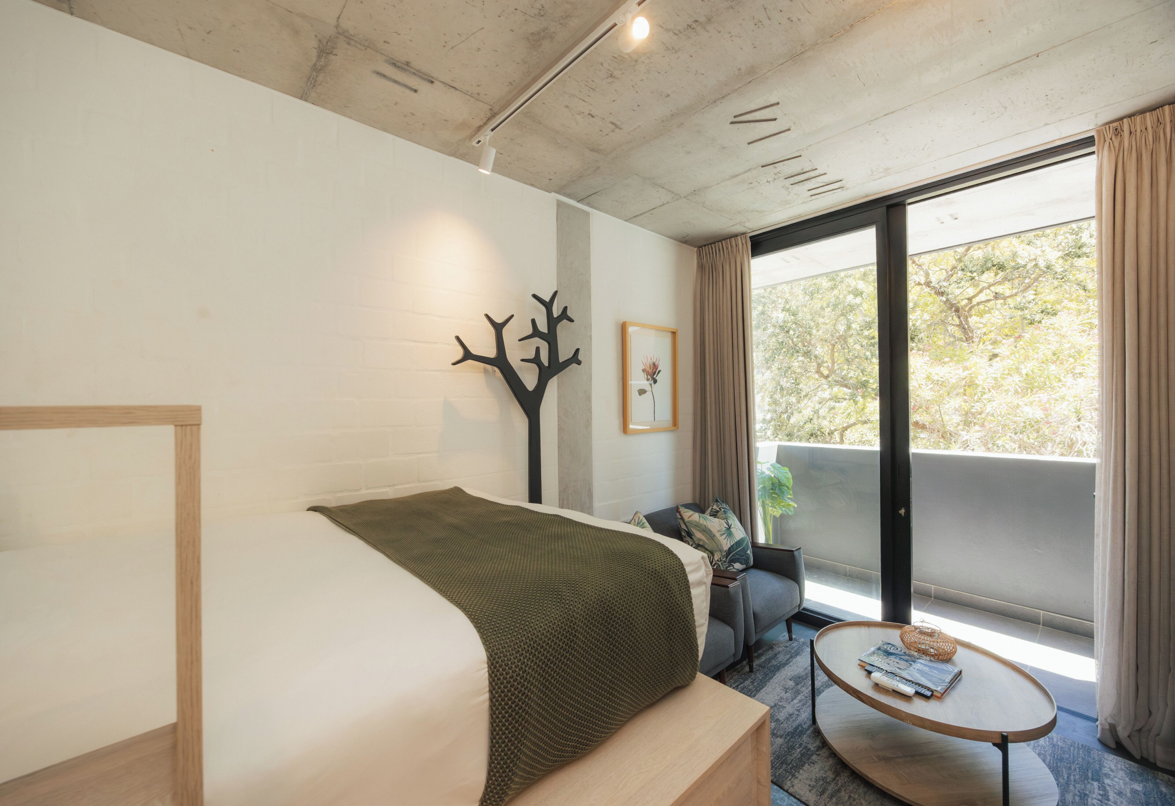 Compact studio | In-room safe, desk, laptop workspace, blackout drapes