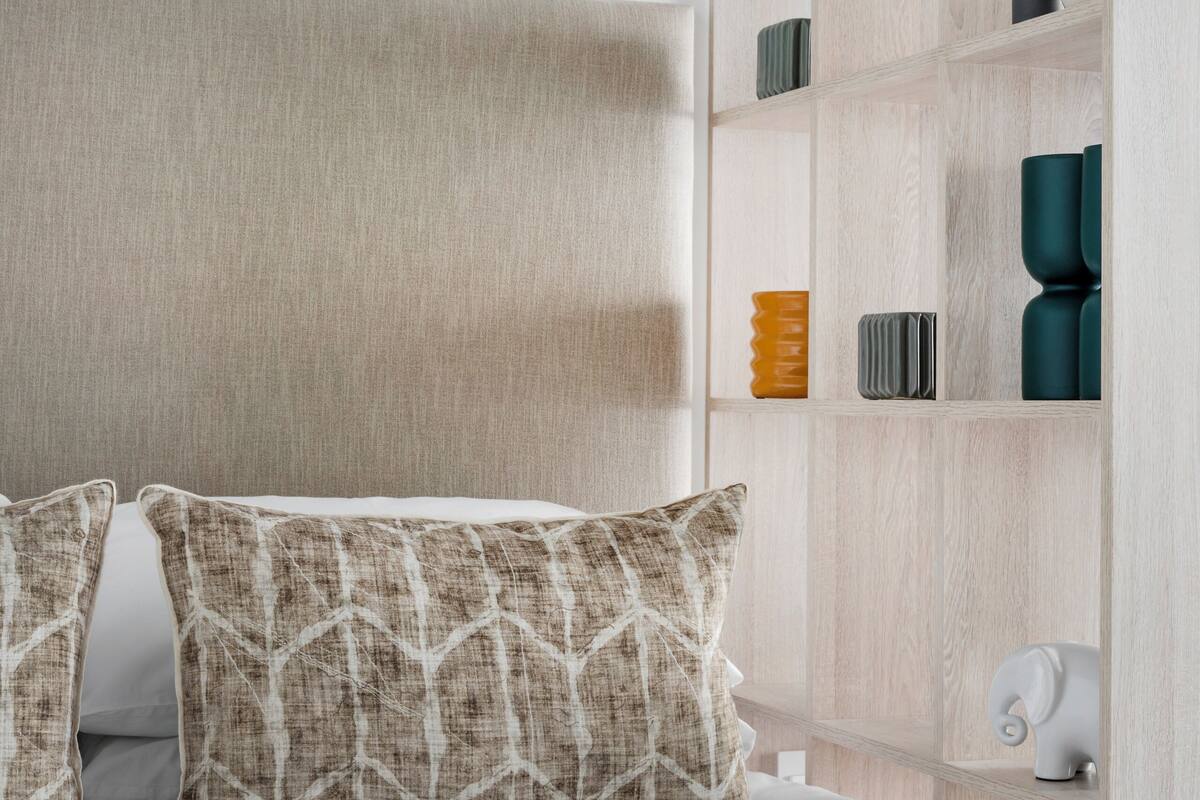 Studio | In-room safe, desk, laptop workspace, blackout curtains