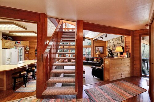 Palisade Pines • Sundance, Utah • Walk to Sundance • Huge yard • Game room • Mountain Cabins Utah