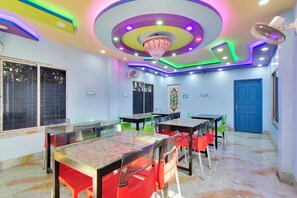 Restaurant - iROOMZ Tilottama Guest House (Basirhat)