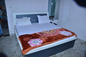Business Double Room | Desk, laptop workspace, free WiFi - Girdhar Sanwaria Palace (Danta Ramgarh)