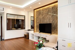 全景四人房, 露台, 海灣景 | 高級寢具、記憶棉床墊、迷你吧、房內夾萬