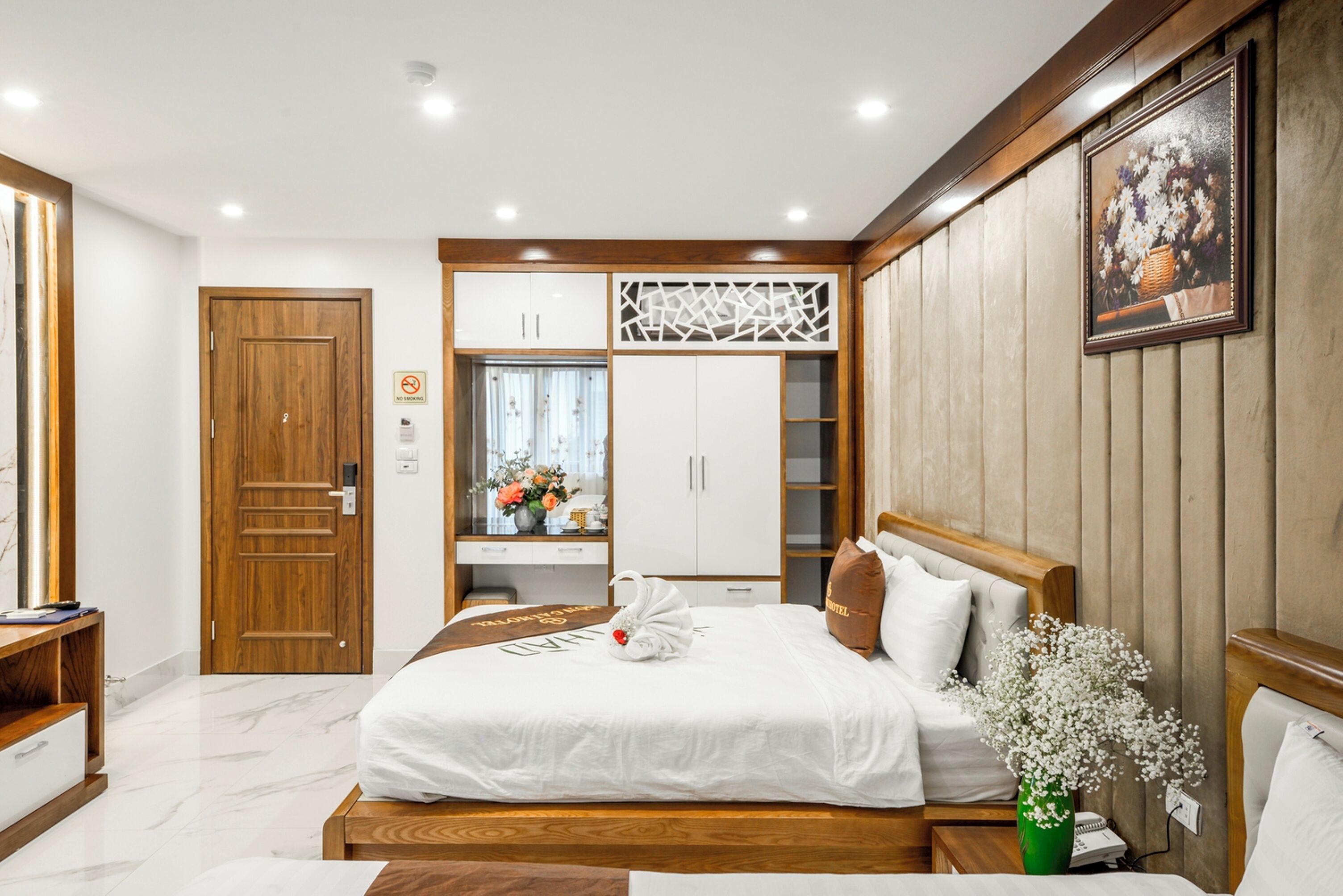Quarto quádruplo família, várias camas, vista para o pátio, ao lado da praia | Terraço/pátio