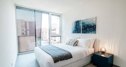 Eine lebendige Zweizimmerwohnung in einem futuristischen Gebäude (FLAT IRON 11)