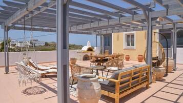 Family Apartment, Valley View | Teres/patio