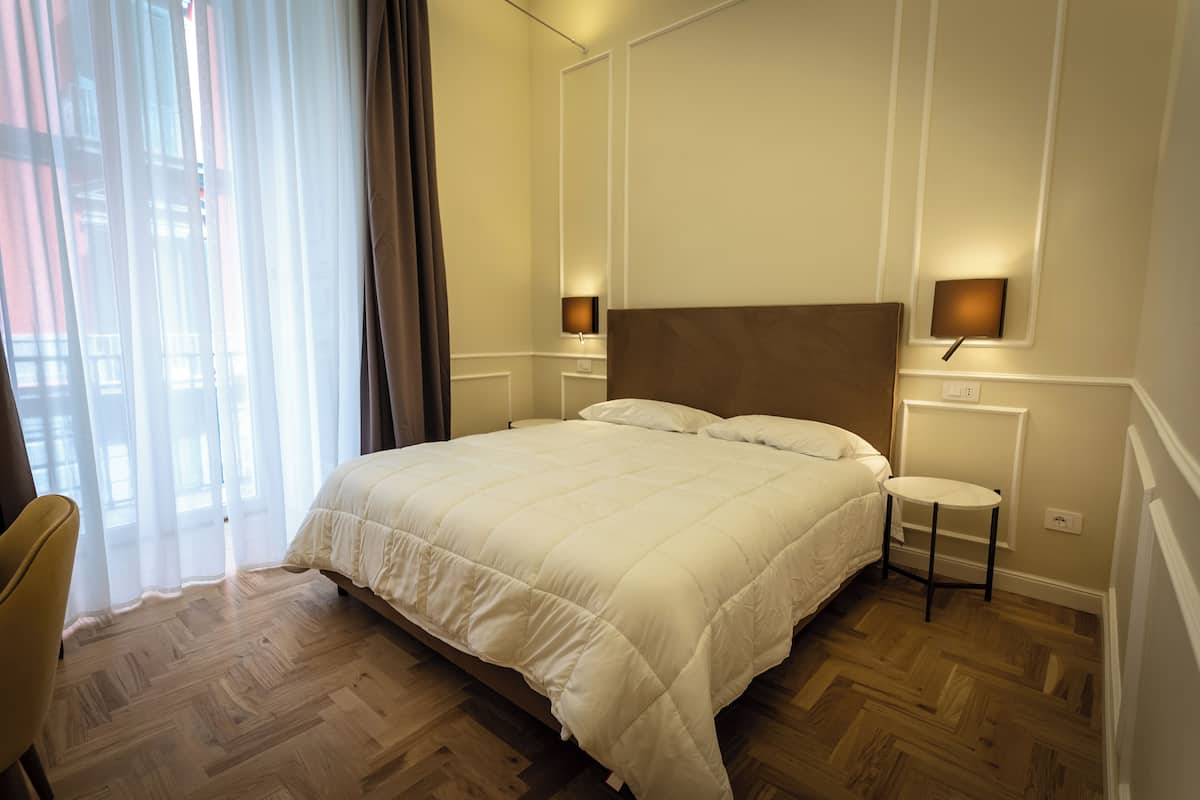 Superior kamer, uitzicht op stad | 1 slaapkamer, een minibar, een kluis op de kamer