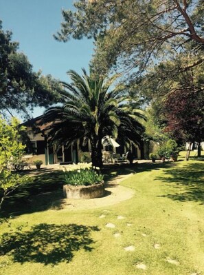 Property grounds - Chic Villa Guéthary: sun - surf - friends (Saint-Jean-de-Luz)