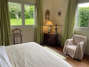 3 bedrooms, iron/ironing board, WiFi, bed sheets - Chic Villa Guéthary: sun - surf - friends (Saint-Jean-de-Luz)