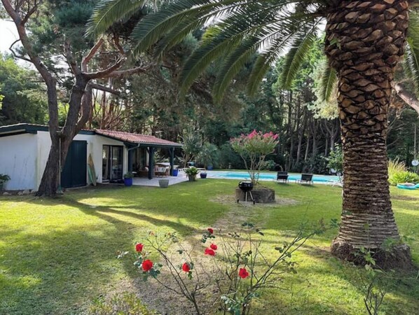 Property grounds - Chic Villa Guéthary: sun - surf - friends (Saint-Jean-de-Luz)