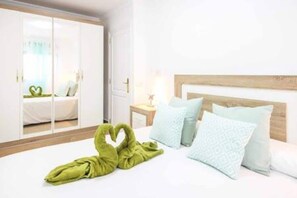 2 bedrooms, iron/ironing board, WiFi, bed sheets