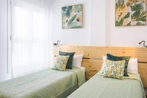 2 bedrooms, iron/ironing board, WiFi, bed sheets