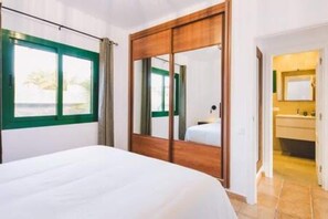 1 chambre, fer et planche à repasser, Wi-Fi, draps fournis