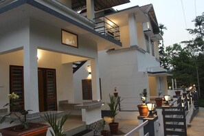Property grounds - Deluxe Room with Balcony (Vythiri)