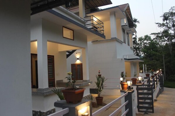 Exterior - Deluxe Room with Balcony (Vythiri)