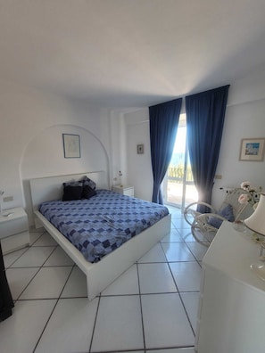 2 camere, una scrivania, ferro/asse da stiro, Wi-Fi