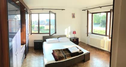 Beautiful Large comfortable Villa set in Green Natural area of Vrcin, Belgrade