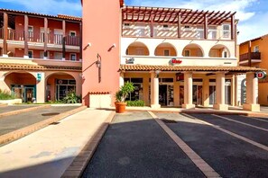 Exterior - St Raphael Cap Esterel air-conditioned apartment garden parking access 5 swimming pools sea (Saint-Raphaël)
