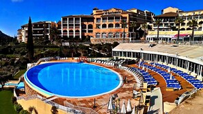 Piscine extérieure, piscine chauffée