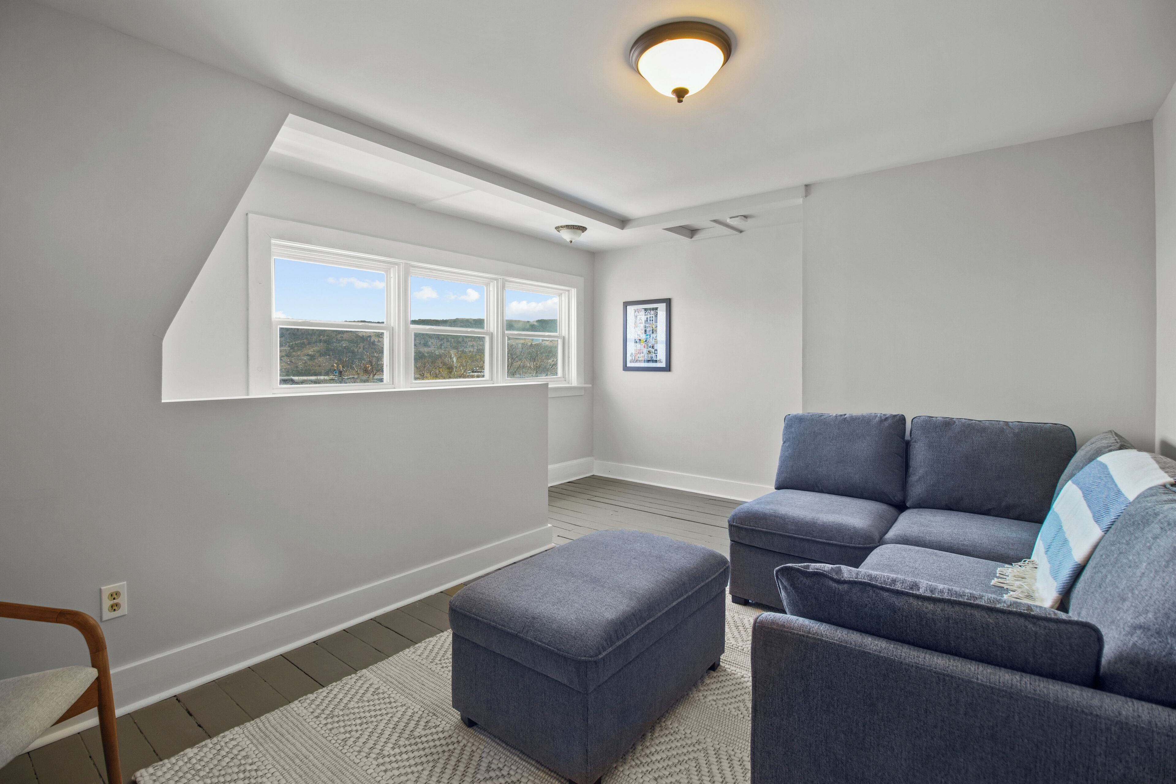 Smart TV, fireplace, offices