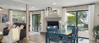 Dreamy Lake Cottage, Private Beach, Deep Water, Boat Ramp