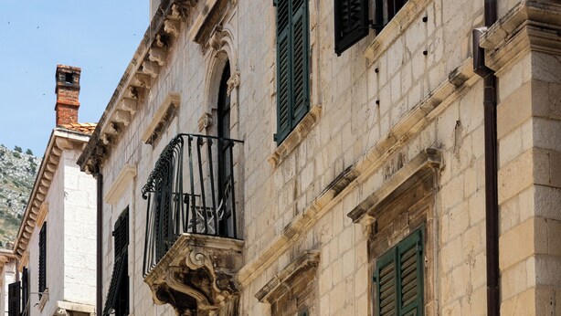 Unclassified image, 1 of 35, button - Baroque Room (Dubrovnik)