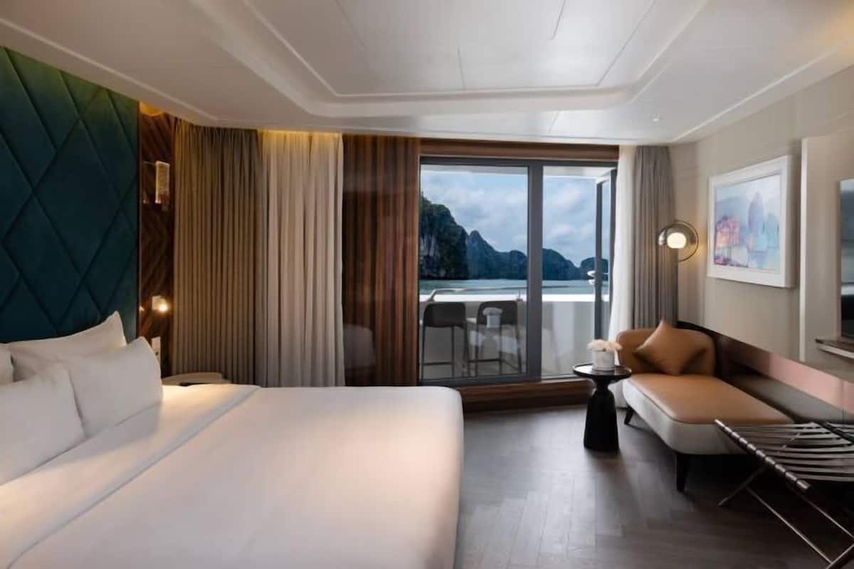 In-room safe, desk, soundproofing, bed sheets