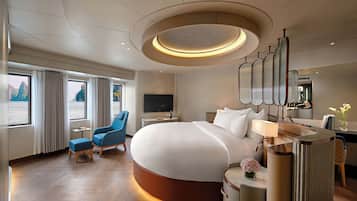 Pearl Suite | 1 bedroom, in-room safe, desk, soundproofing