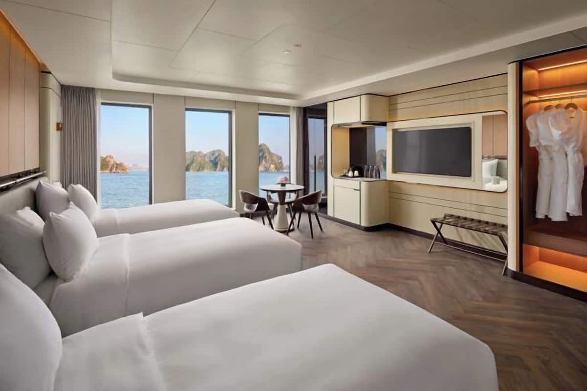 1 habitación, caja de seguridad en la habitación y escritorio