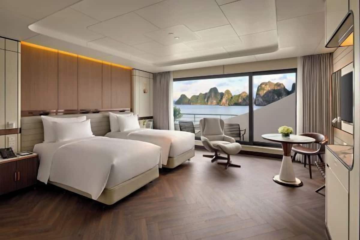 1 habitación, caja de seguridad en la habitación y escritorio