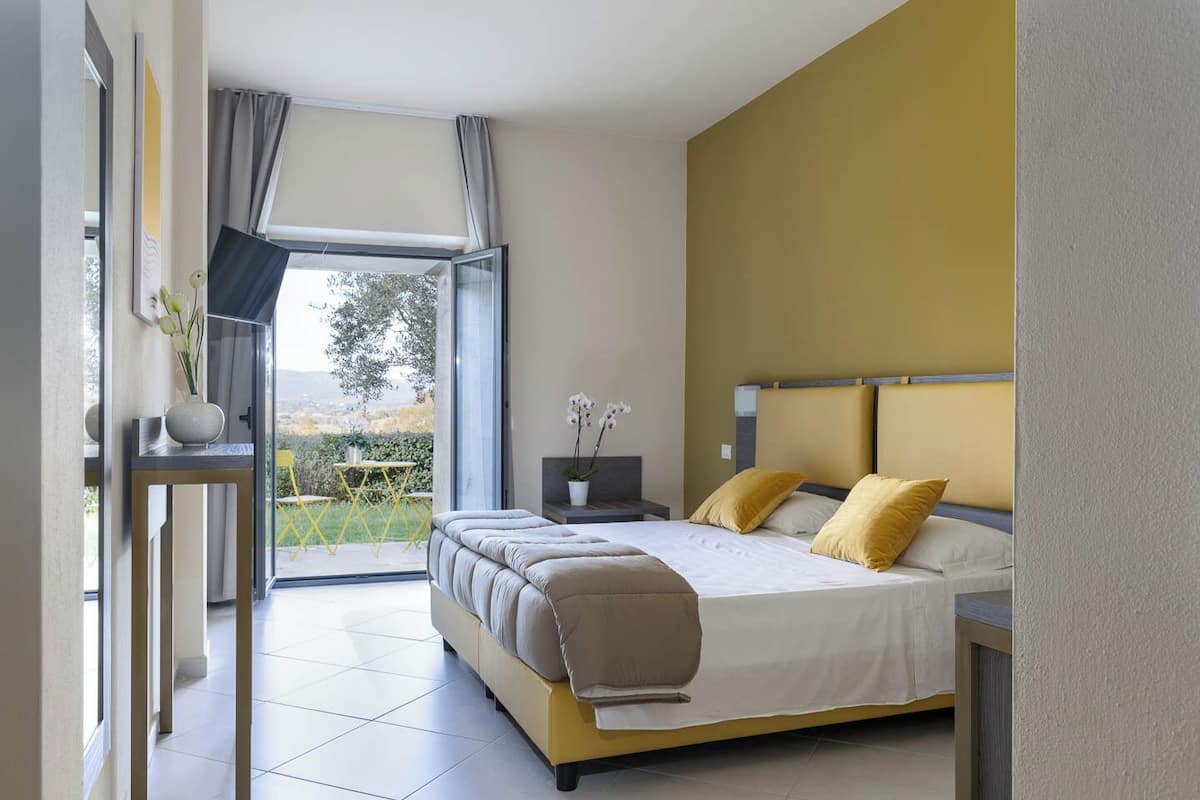 Double or Twin Room | Premium bedding, down comforters, pillowtop beds, desk