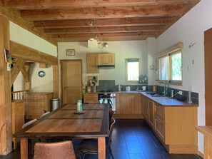 Réfrigérateur, four, plaque de cuisson, lave-vaisselle