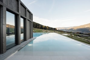 3 indoor pools, outdoor pool, open 7:00 AM to 7:30 PM, free cabanas - AKI Family Resort PLOSE (Bressanone)