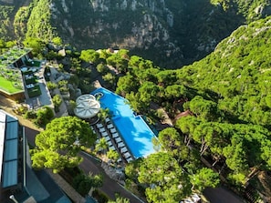 Indendørs pool, sæsonbestemt udendørs pool