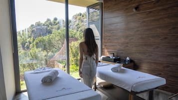 Couples treatment room(s), body treatments, hot stone massages