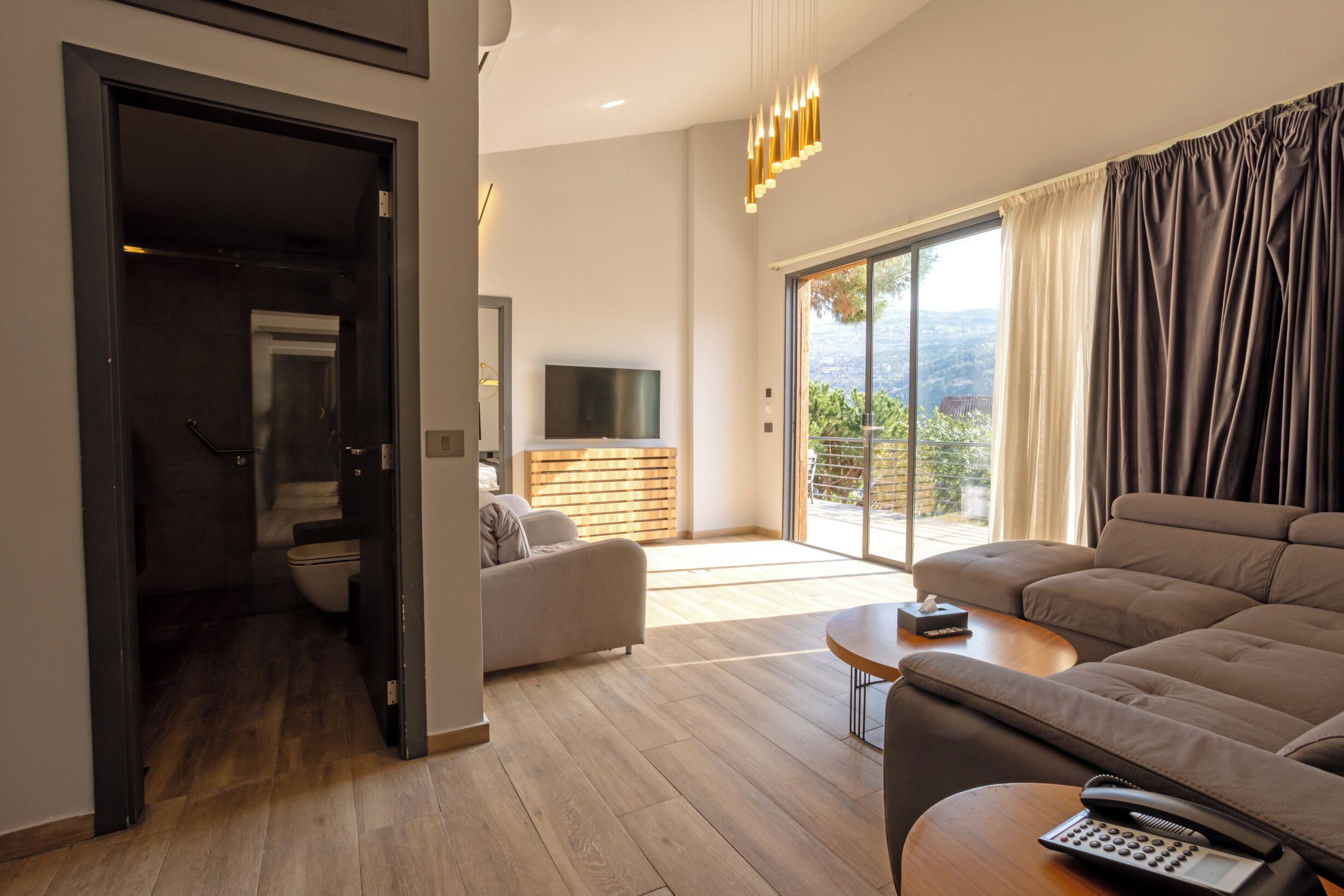 Family Suite, Mountain View | In-room safe, iron/ironing board, free WiFi