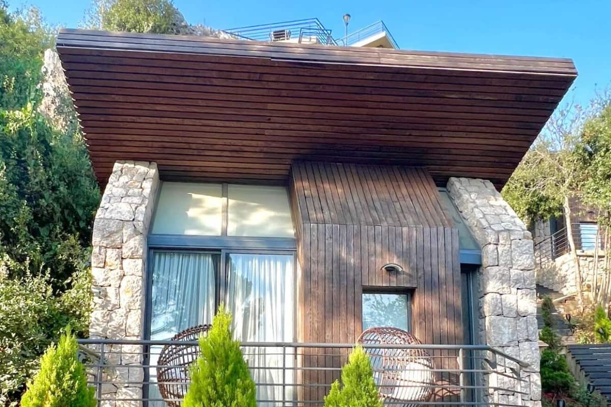 Bungalow, Balcony, Mountain View | In-room safe, iron/ironing board, free WiFi