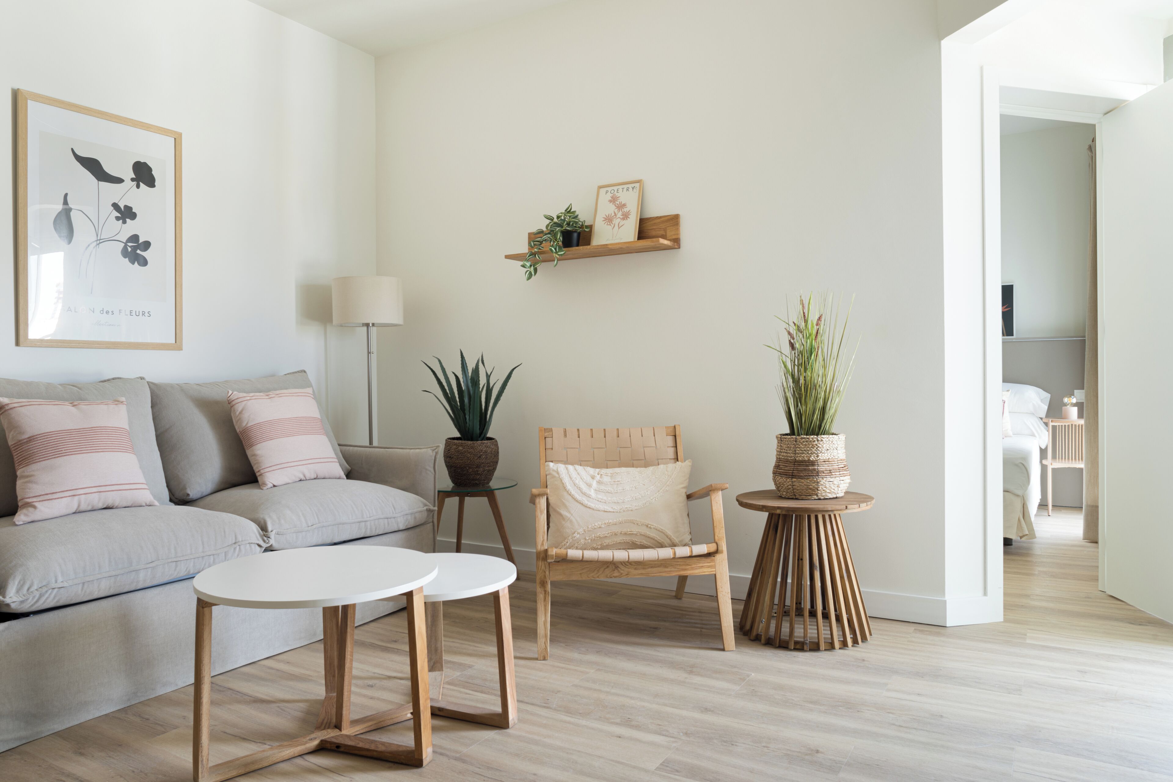 Suite junior (Family) | Decoración personalizada, muebles diferentes y wifi gratis 