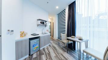 Shared fridge, electric kettle