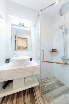 Studio de base | Salle de bain | Pantoufles