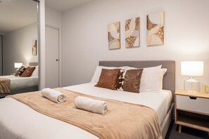 2 Schlafzimmer, Schreibtisch, Bügeleisen/Bügelbrett, kostenloses WLAN
