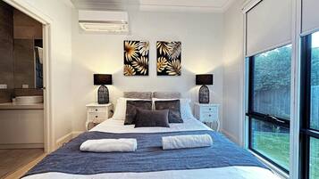 4 bedrooms, desk, iron/ironing board, free WiFi