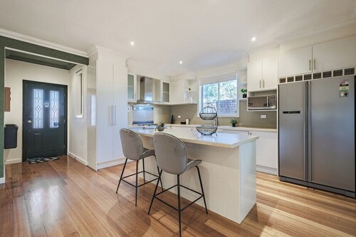Nunawading beautiful 3BR house+decking+courtyard