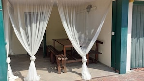 Outdoor dining - A LITTLE NEST (Ivrea)