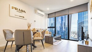 Unclassified image, 2 of 19, button - Spectacular High level 2BR CBD+Pool+Gym+Wi-Fi (Melbourne)