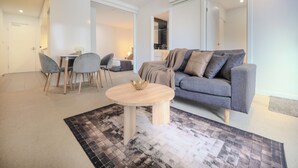 Living area - High level on 36th Floor 2BR Balcony | Wifi Pool (Melbourne)