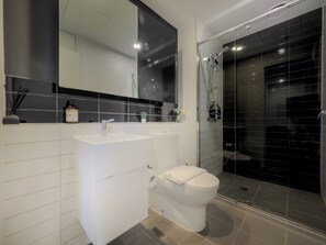 Hair dryer, towels - High level on 36th Floor 2BR Balcony | Wifi Pool (Melbourne)