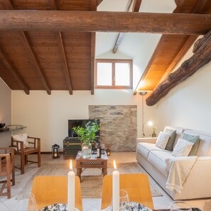 House - Plinio 10 in Como With 2 Bedrooms and 2 Bathrooms (Como)