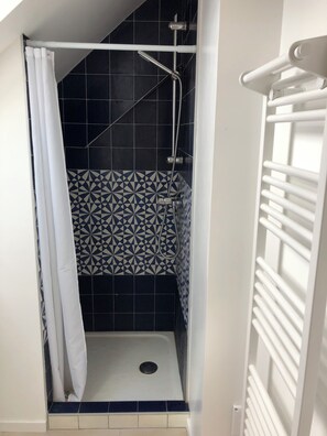 Shower, towels - Terre et mer Bretagne (Trégunc)